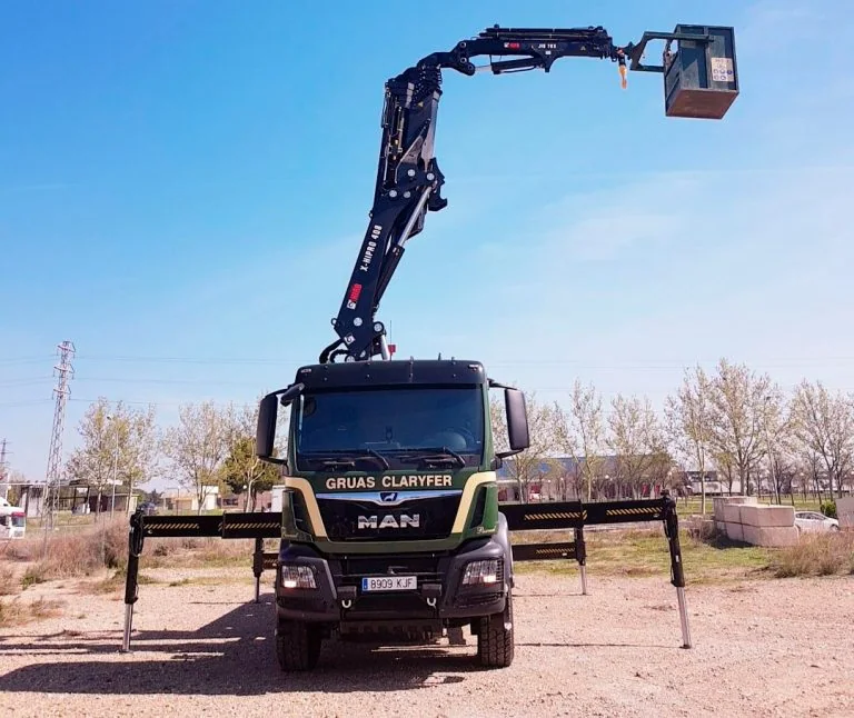 CAMIÓN GRÚA MAN 6X4 CON GRÚA HIAB 408 JIB 70