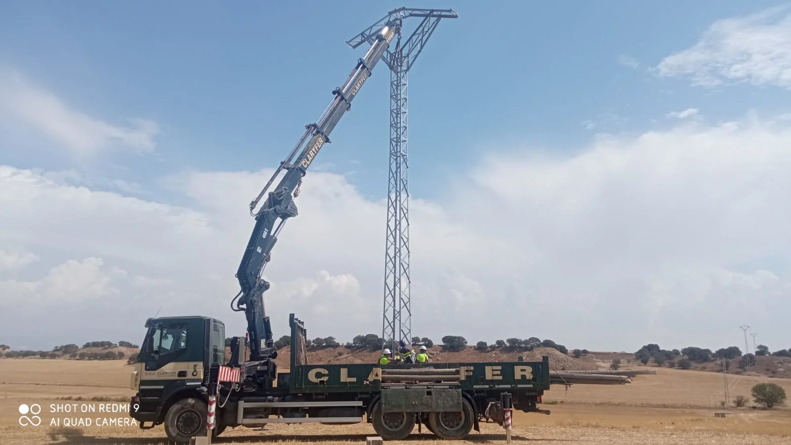CAMIÓN GRÚA IVECO TRAKKER 6×4 CON GRÚA HIAB 400-E7 de Grúas Claryfer
